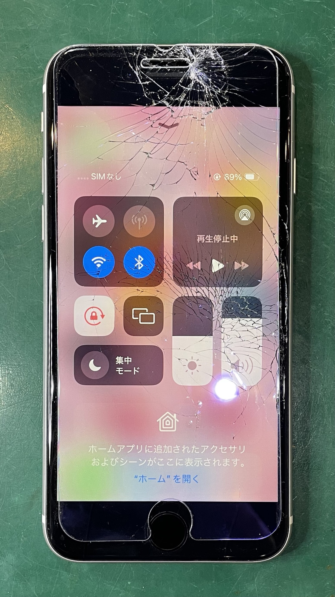 破損したiPhoneSE3