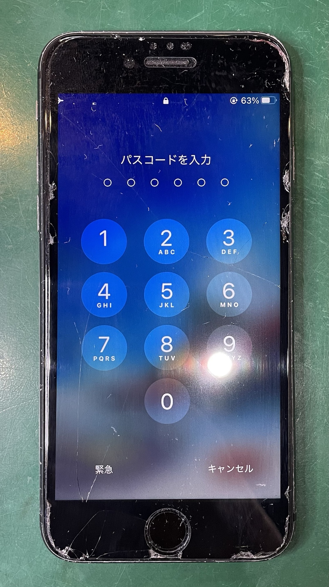 液晶が反応しないiPhone8